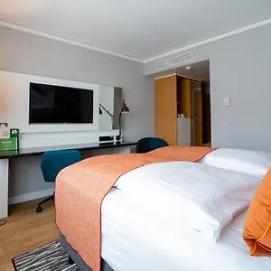 holiday-inn-berlin-airport-conference-centre.find-berlin-hotels.com/